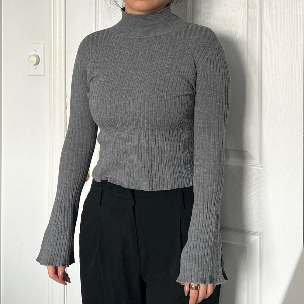 Urban Revivo Gray Ribbed Sweater